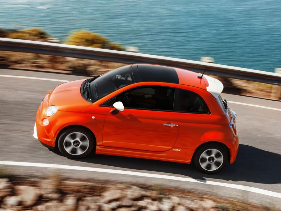  Fiat 500e 2013 года  (фото 2 из 141)